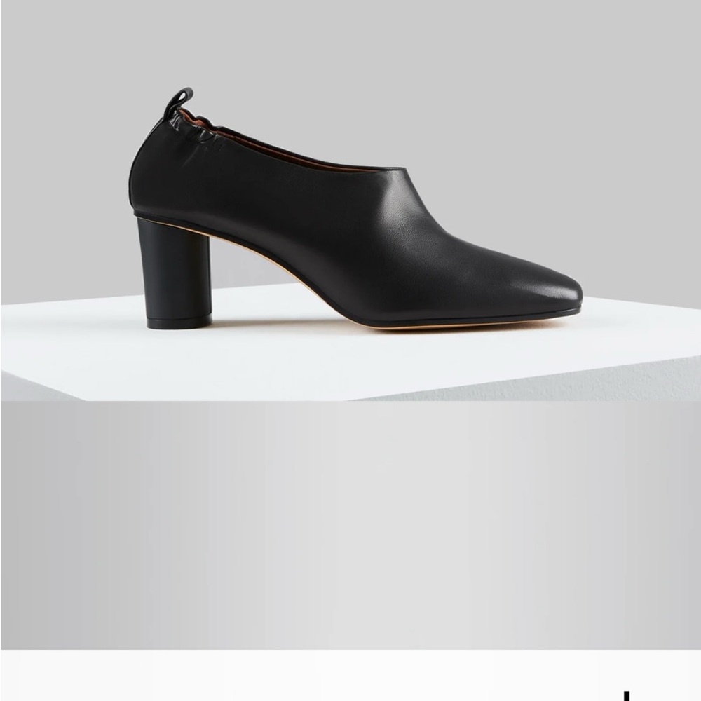 Gray Matters Black Leather Pumps Micol